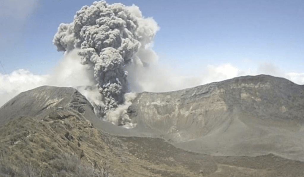 Vulkan Turrialba mit Aktivitäten